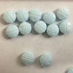 フェンタニルを含むオキシコドン30mg錠剤の偽造品の画像です。